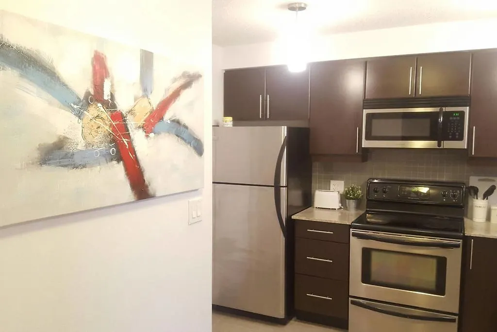 Lavish Suites - Luxury One Bedroom Condo- Cn Tower