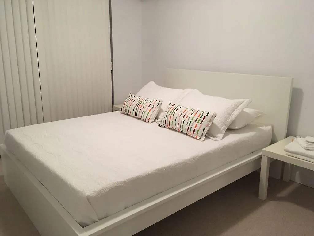 Lavish Suites - Luxury One Bedroom Condo- Cn Tower Toronto Canada